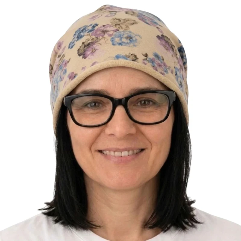 Czapka damska Beanie włoska cienka smerfetka beżowa w kwiaty