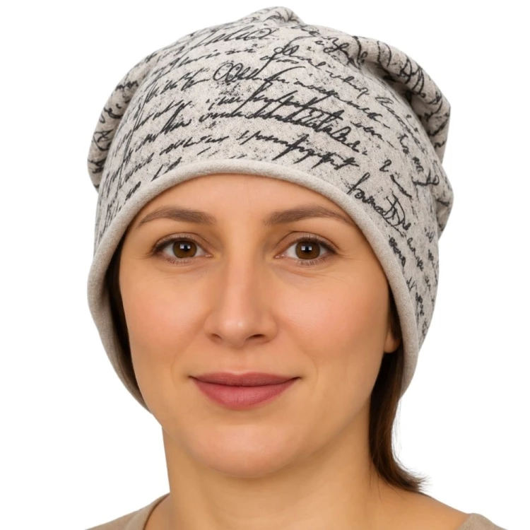Czapka damska Beanie włoska cienka smerfetka beżowa w czarne napisy