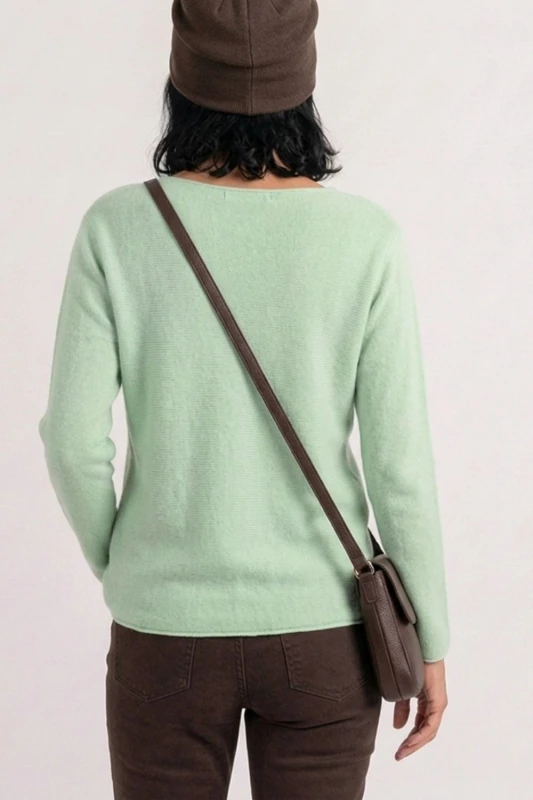 Sweter damski miętowy z przeszyciami dekolt łódka One Size