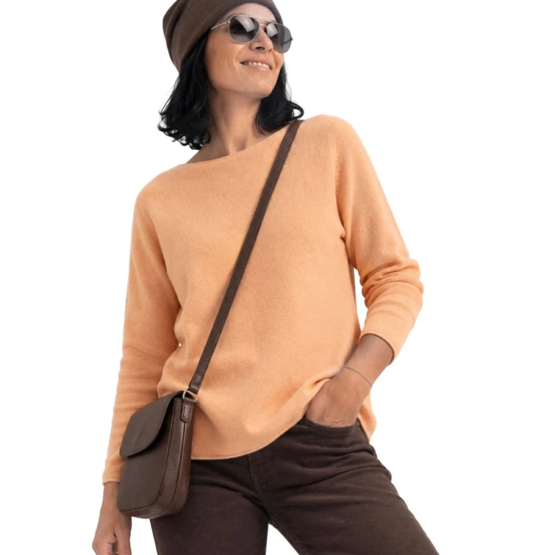 Sweter damski łososiowy z przeszyciami dekolt łódka One Size