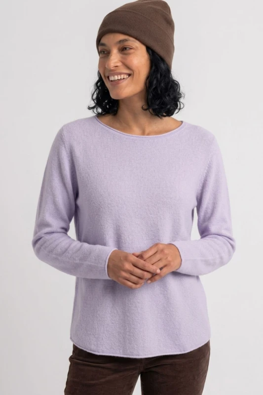 Sweter damski fioletowy z przeszyciami dekolt łódka One Size