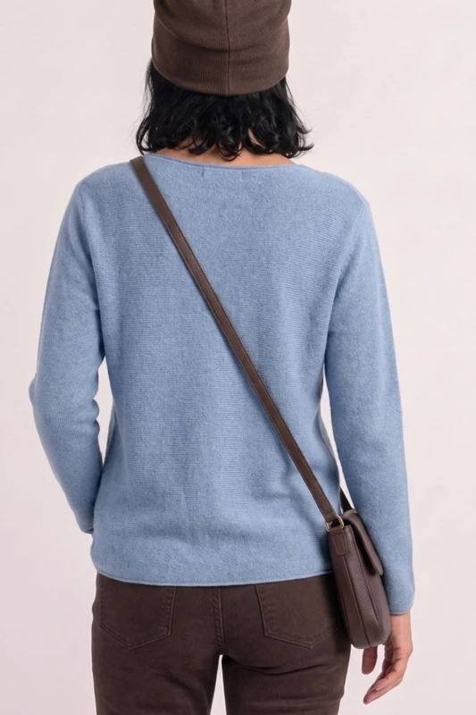 Sweter damski niebieski denim z przeszyciami dekolt łódka One Size