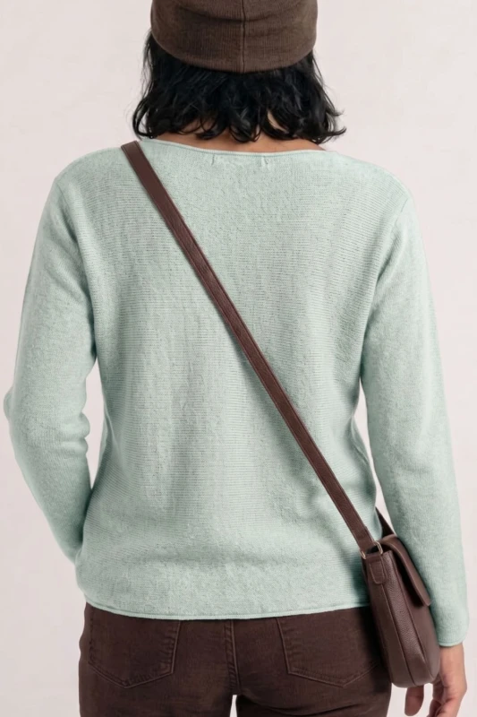 Sweter damski jasna mięta z przeszyciami dekolt łódka One Size