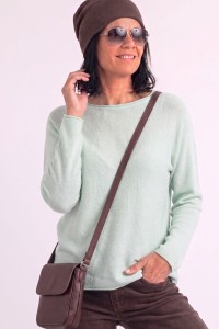 Sweter damski jasna mięta z przeszyciami dekolt łódka One Size