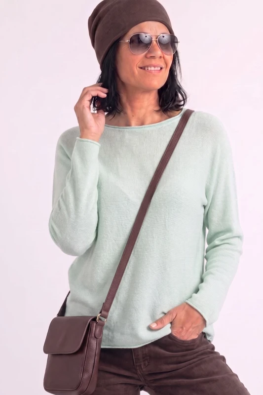Sweter damski jasna mięta z przeszyciami dekolt łódka One Size