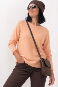 Sweter damski pudrowy brzoskwiniowy z przeszyciami dekolt łódka One Size 