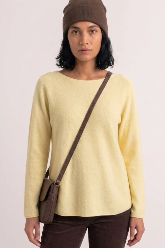 Sweter damski maślany żółty z przeszyciami dekolt łódka One Size