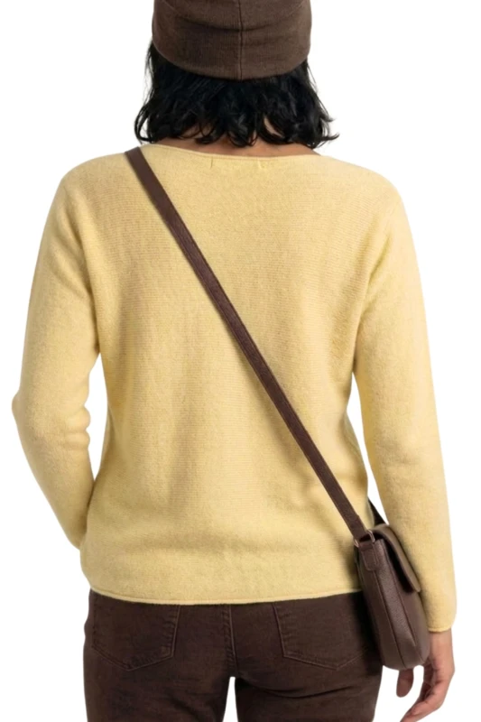 Sweter damski maślany żółty z przeszyciami dekolt łódka One Size