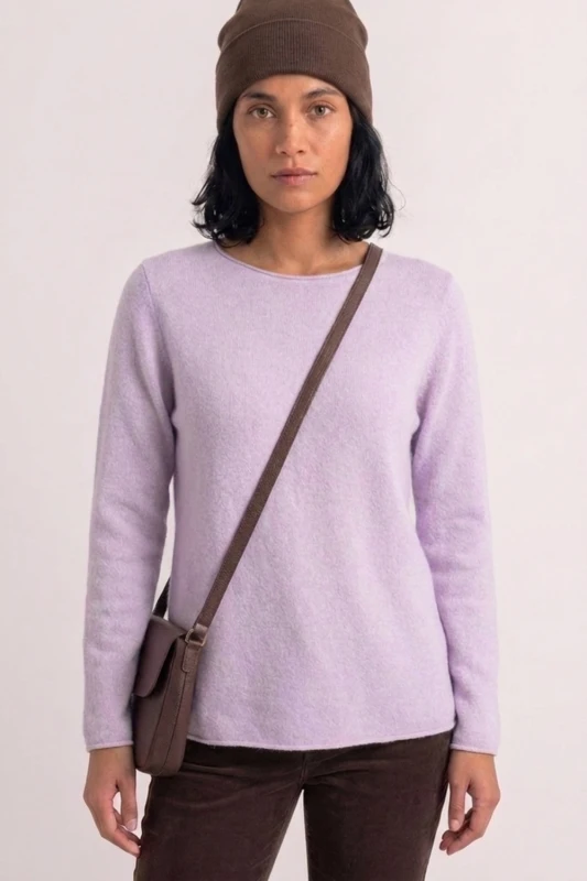 Sweter damski liliowy z przeszyciami dekolt łódka One Size
