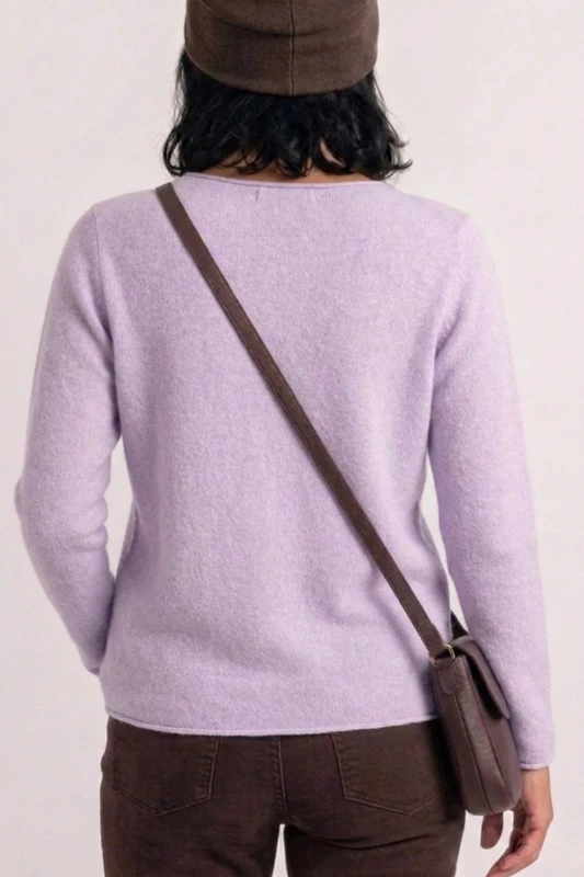 Sweter damski liliowy z przeszyciami dekolt łódka One Size