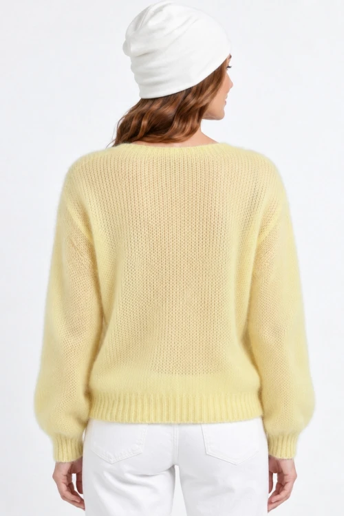 Sweter damski pastelowy żółty 60% kid moher dekolt w szpic Made in Italy
