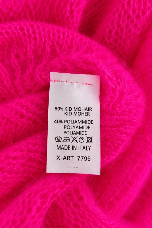 Sweter damski neonowy róż 60% kid moher dekolt w szpic Made in Italy